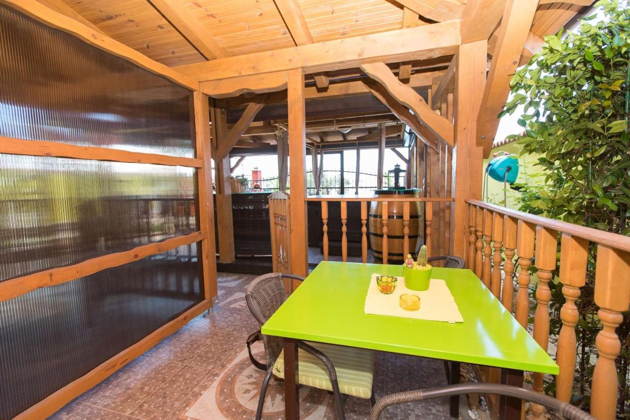Apartments Ana Lorena Криквеница Екстериор снимка